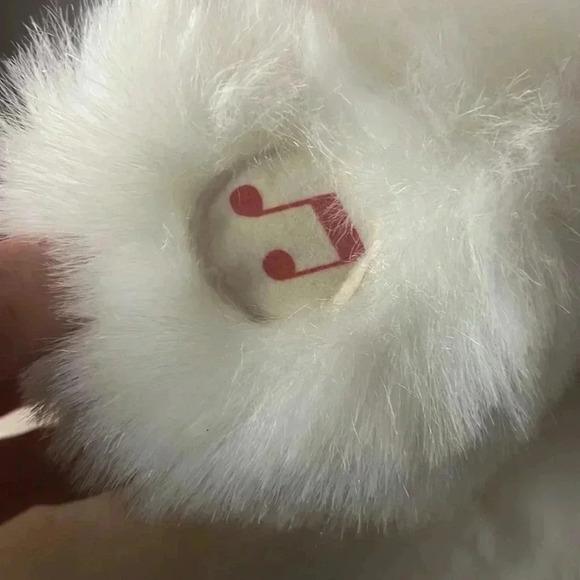 Belkie  Musical Christmas Bear With Green And White ,Red Toboggan And Scarf - Picture 4 of 7